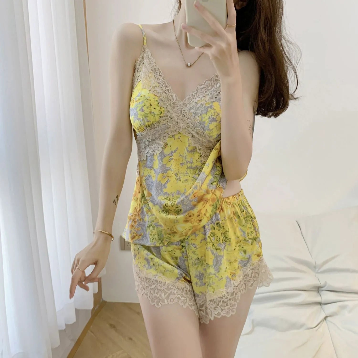 Mi Zhen Lace